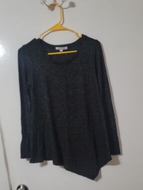 Green Envelope Black Long-Sleeve Asymmetric Hem Top
